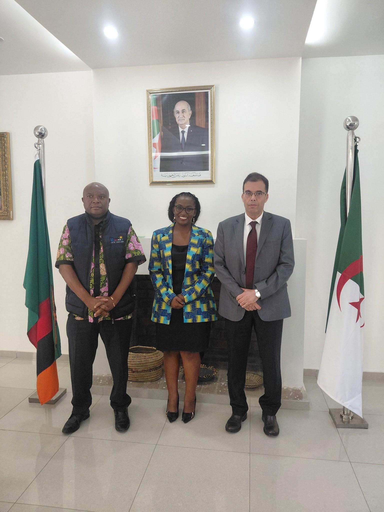 Ambassador Tawfik Mahi received at the embassy on May 8 Mrs. Abigail Shansonga, the Director General of the Zambia National Tourism Agency